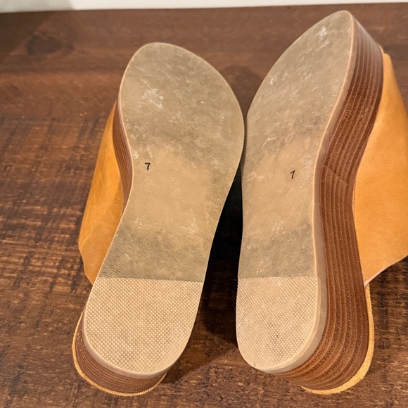 Tan Leather Sandals with Gold Buckle - Picture 3 of 3